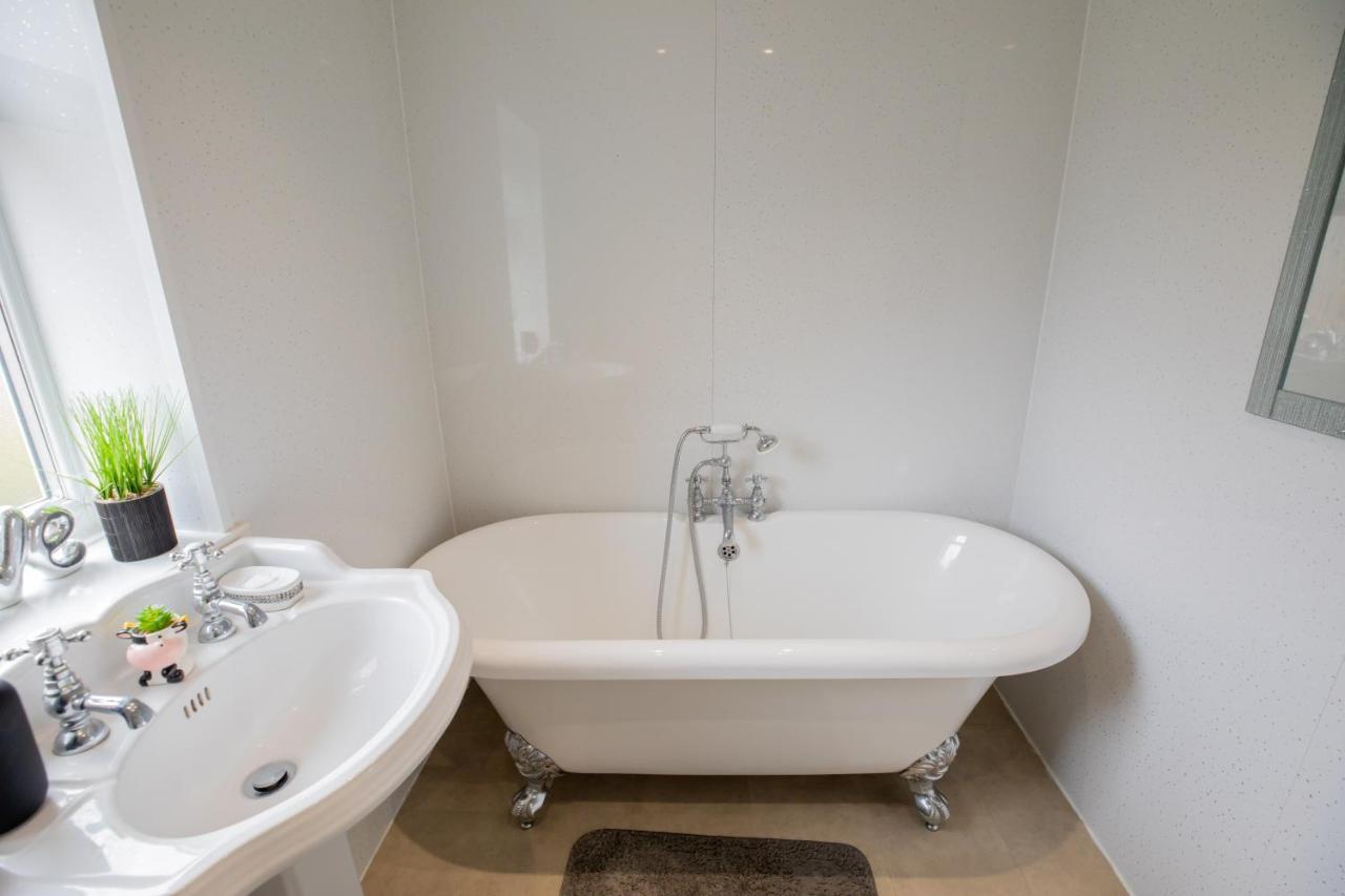 Og Stays Ii- 3Bedroom House Near Nissan & Stadium, Free Parking ซันเดอร์แลนด์ ภายนอก รูปภาพ